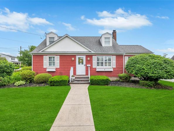 25 Hawthorne Avenue, Central Islip NY 11722