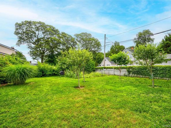 287 4th Avenue, Saint James NY 11780