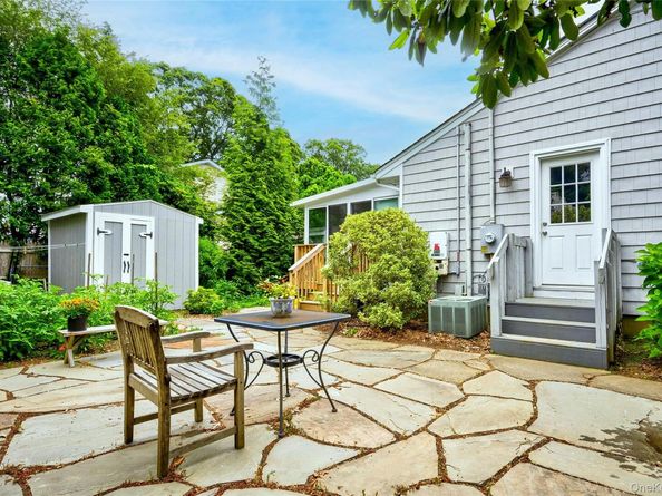 287 4th Avenue, Saint James NY 11780