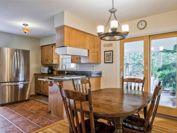 287 4th Avenue, Saint James NY 11780