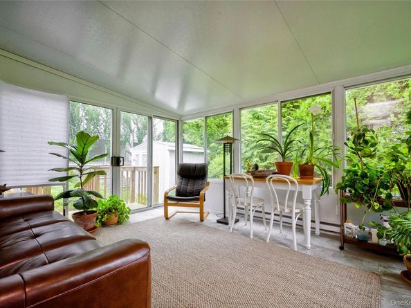 287 4th Avenue, Saint James NY 11780