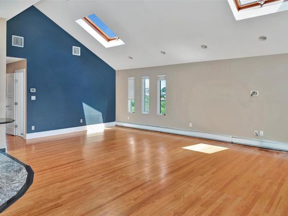 220 Lee Place, Bellmore NY 11710