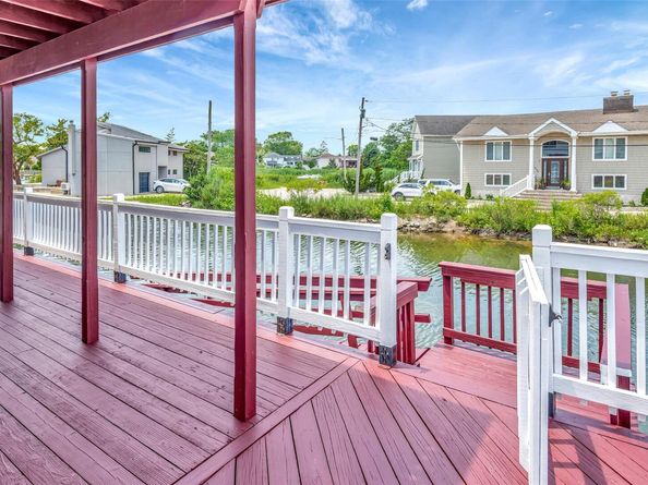 220 Lee Place, Bellmore NY 11710