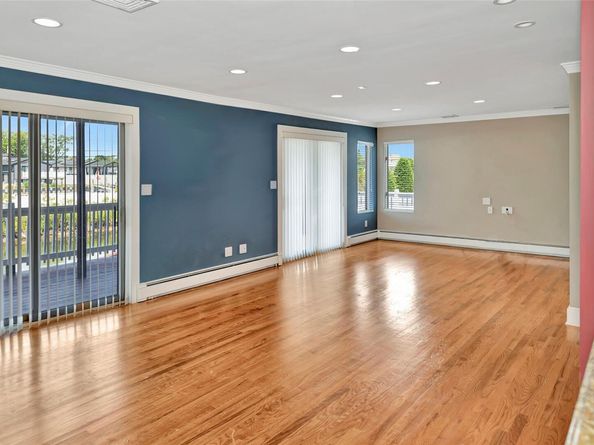220 Lee Place, Bellmore NY 11710