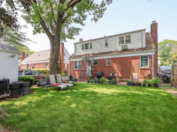 33 Cherry Lane, Carle Place NY 11514