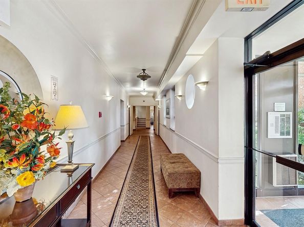 755 Bronx River Road 6C, Bronxville NY 10708