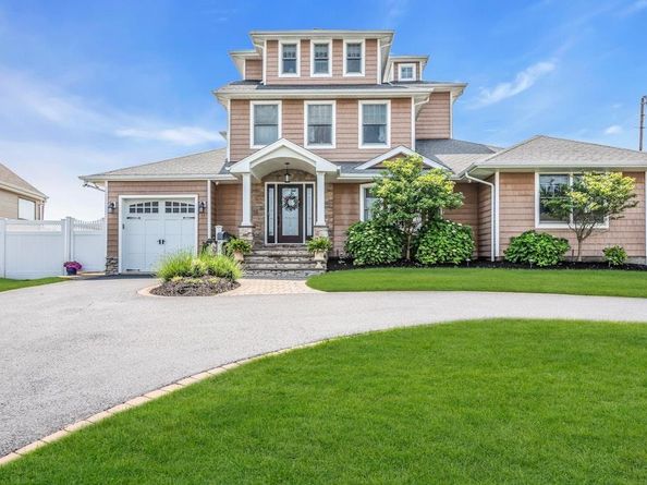 42 Browns River Road 3, Bayport NY 11705