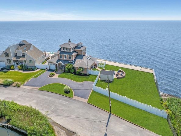 42 Browns River Road 3, Bayport NY 11705