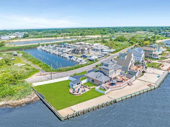 42 Browns River Road 3, Bayport NY 11705
