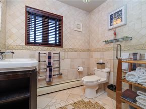 1 Willa Way, Massapequa NY 11758