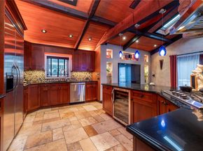 1 Willa Way, Massapequa NY 11758