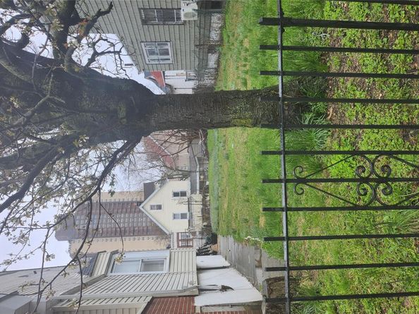 846 215th. Street E, Bronx NY 10467