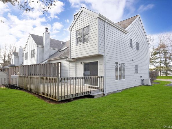 8 Beach Manor Court, West Islip NY 11795