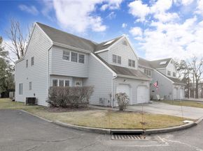 8 Beach Manor Court, West Islip NY 11795