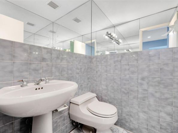 8 Beach Manor Court, West Islip NY 11795