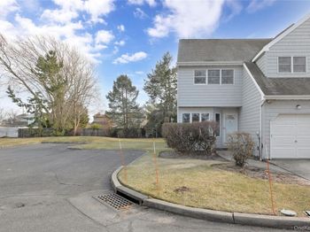 8 Beach Manor Court