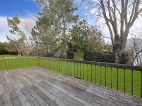 8 Beach Manor Court, West Islip NY 11795