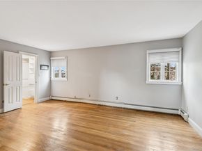 20 Sagamore Way S, Jericho NY 11753
