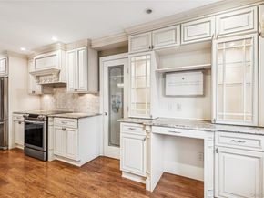20 Sagamore Way S, Jericho NY 11753
