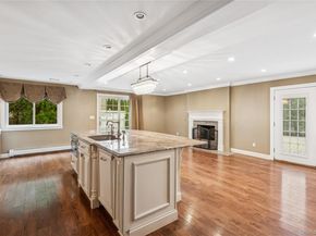20 Sagamore Way S, Jericho NY 11753