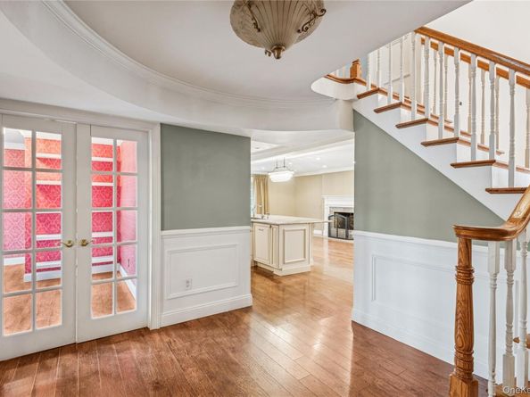 20 Sagamore Way S, Jericho NY 11753