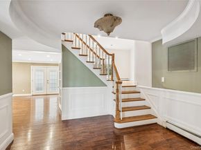 20 Sagamore Way S, Jericho NY 11753