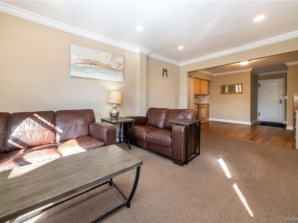 50 White Oak Street 3G, New Rochelle NY 10801