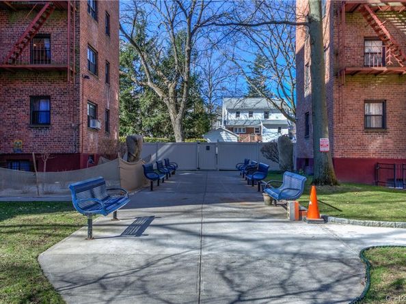 50 White Oak Street 3G, New Rochelle NY 10801