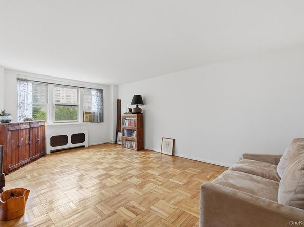 55 Knolls Crescent 4E, Bronx NY 10463