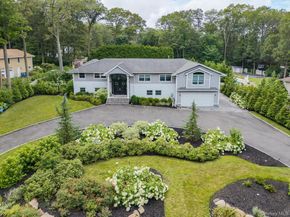 22 Beaumont Drive, Melville NY 11747