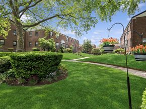 196-30 67th Avenue 1, Fresh Meadows NY 11365