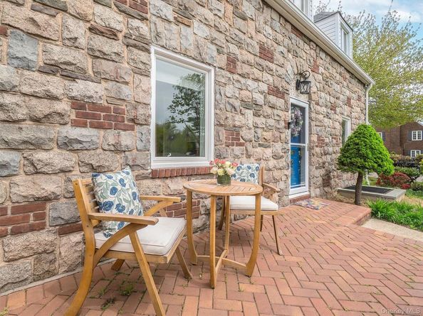 81 Huntington Road, Garden City NY 11530