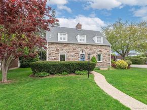 81 Huntington Road, Garden City NY 11530
