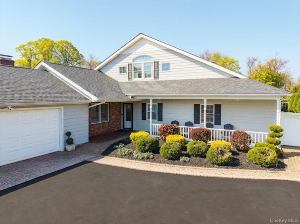88 Pace Drive S, West Islip NY 11795