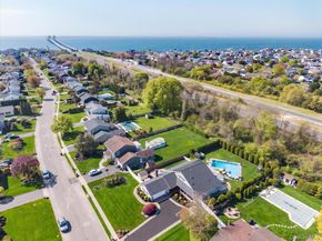 88 Pace Drive S, West Islip NY 11795