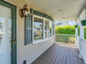 35 Peachtree Lane, Hicksville NY 11801