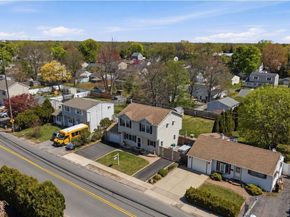 1433 Manatuck Boulevard, Bay Shore NY 11706