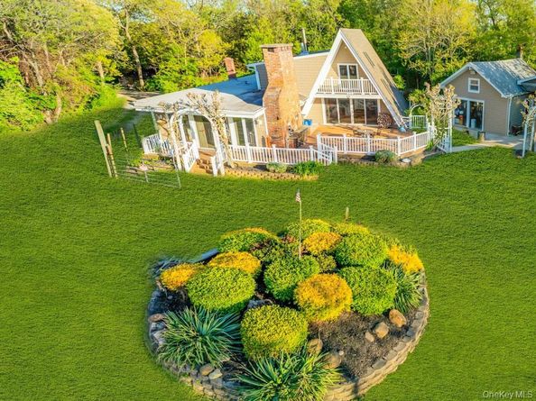 995 Red Fox Road, Mattituck NY 11952