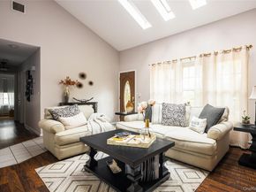 4 Mount Oak Place, Ridge NY 11961