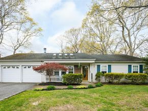4 Mount Oak Place, Ridge NY 11961