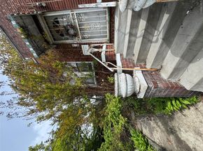 819 E 221st Street, Bronx NY 10467