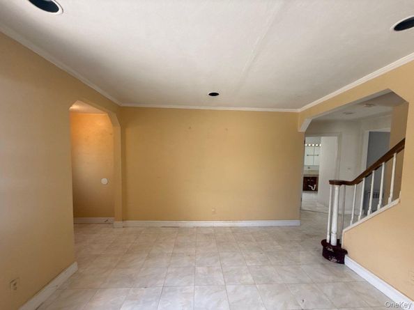 41 Avalon Road, Hewlett NY 11557