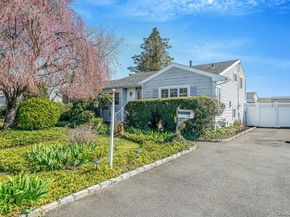 289 W 17th Street, Deer Park NY 11729