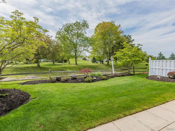 6 Julia Circle 6, Middle Island NY 11953