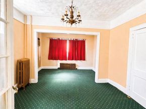 72-15 73 Street, Glendale NY 11385