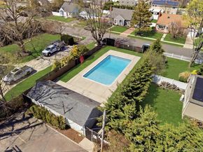 51 Edmunton Drive F18, North Babylon NY 11703