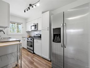 51 Edmunton Drive F18, North Babylon NY 11703