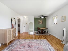 51 Edmunton Drive F18, North Babylon NY 11703