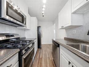 51 Edmunton Drive F18, North Babylon NY 11703