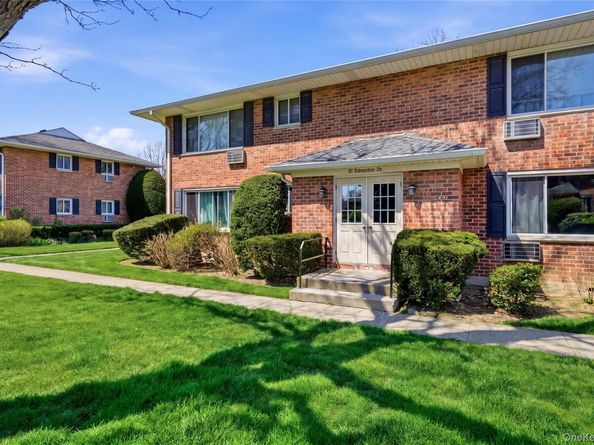 51 Edmunton Drive F18, North Babylon NY 11703